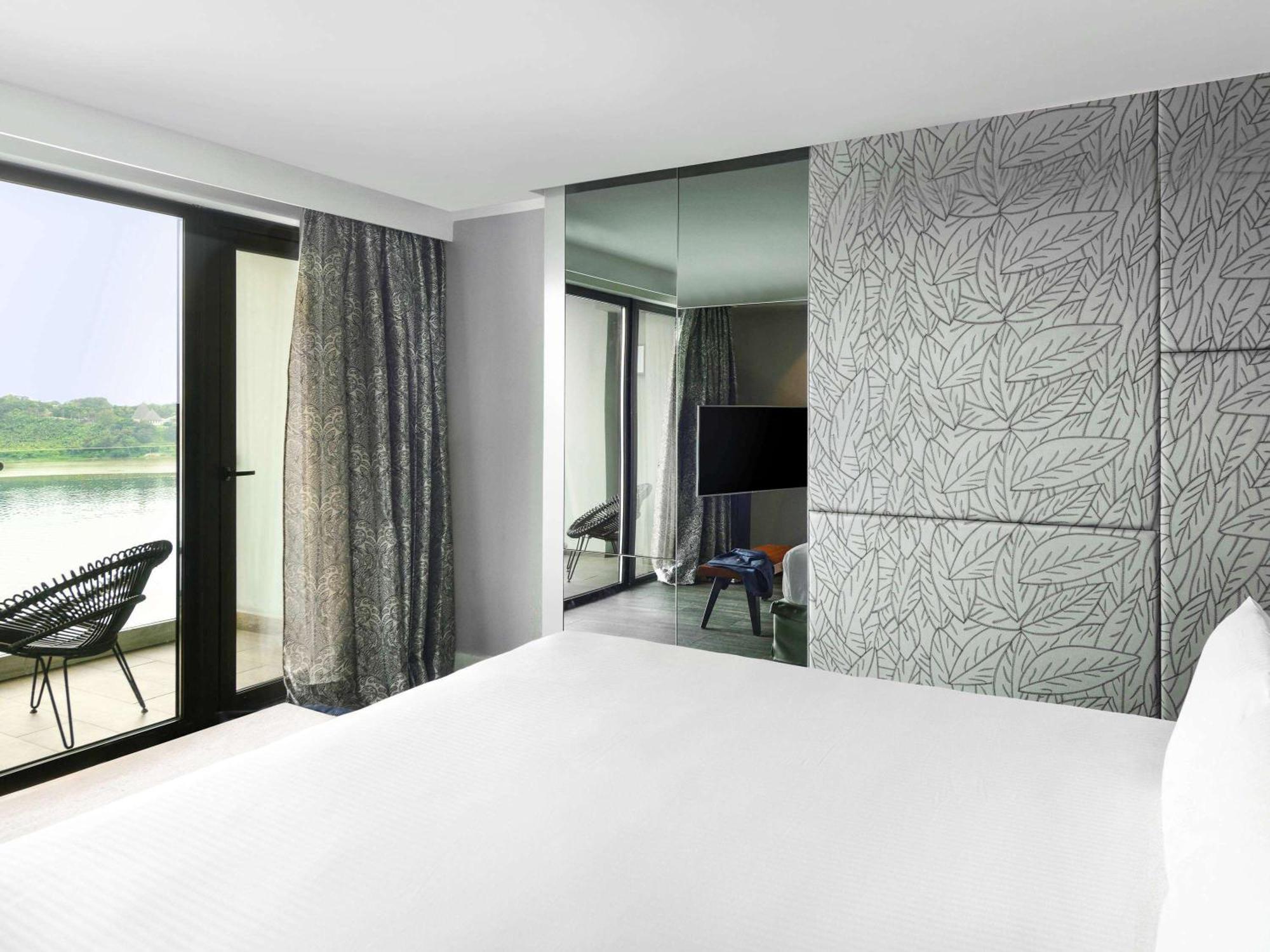 Pullman Abidjan Hotel Exterior photo